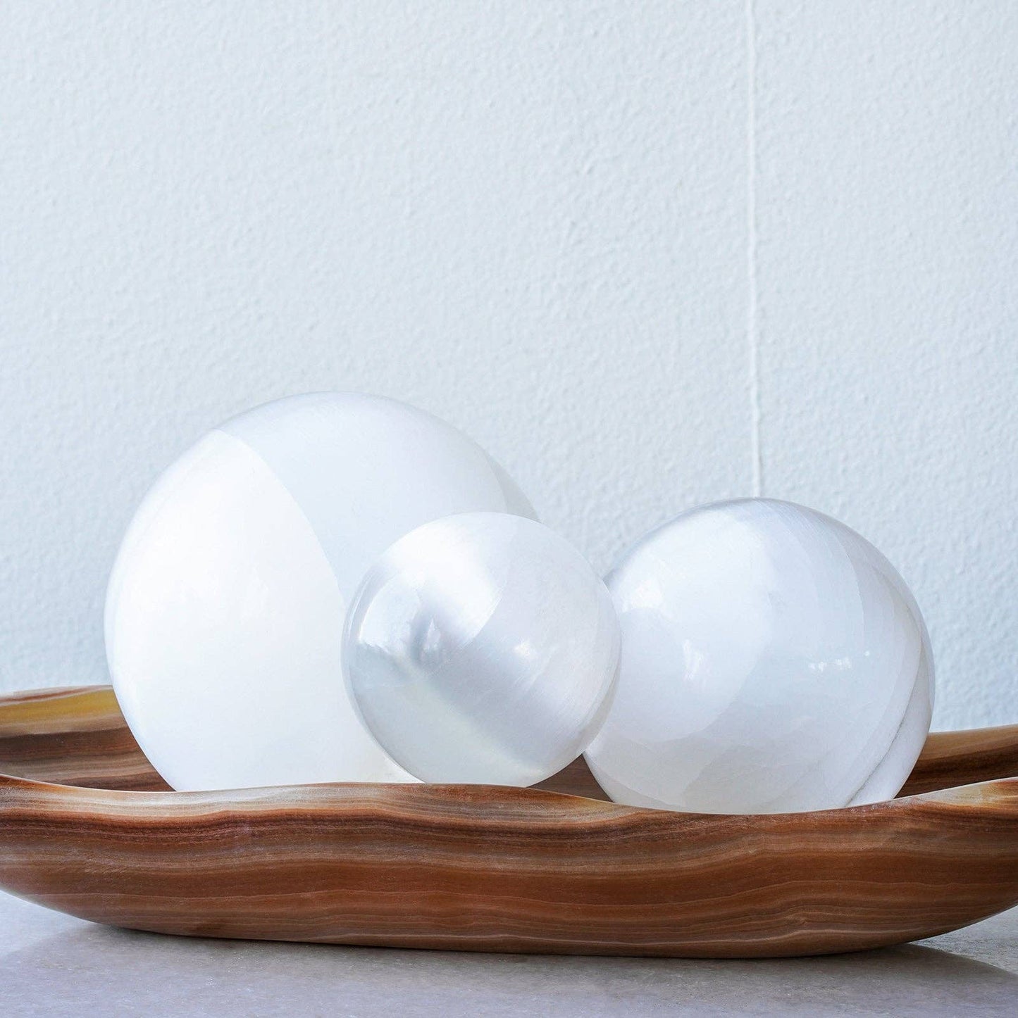 Selenite Sphere: Medium