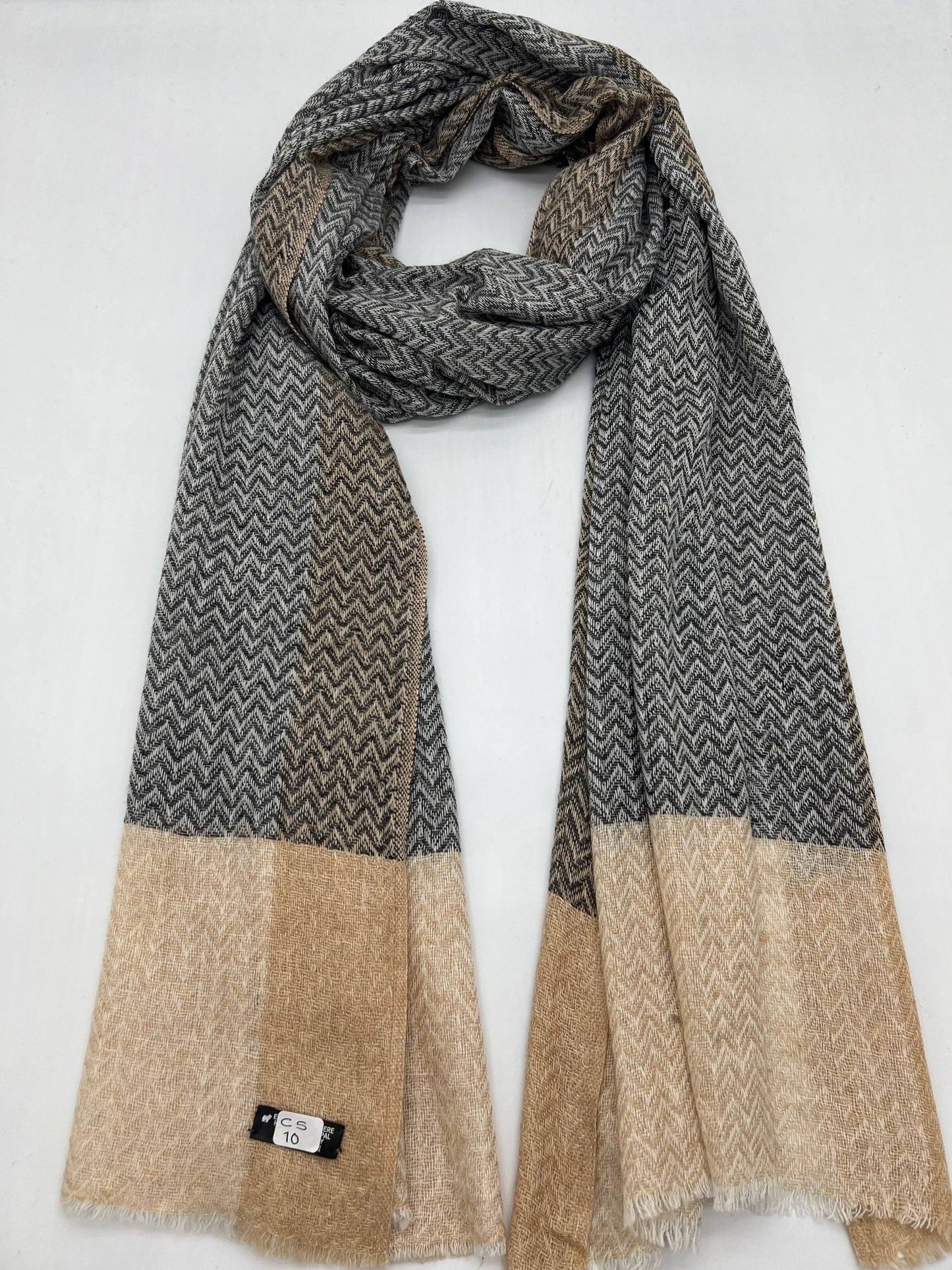 Herringbone patterned cashmere scarf