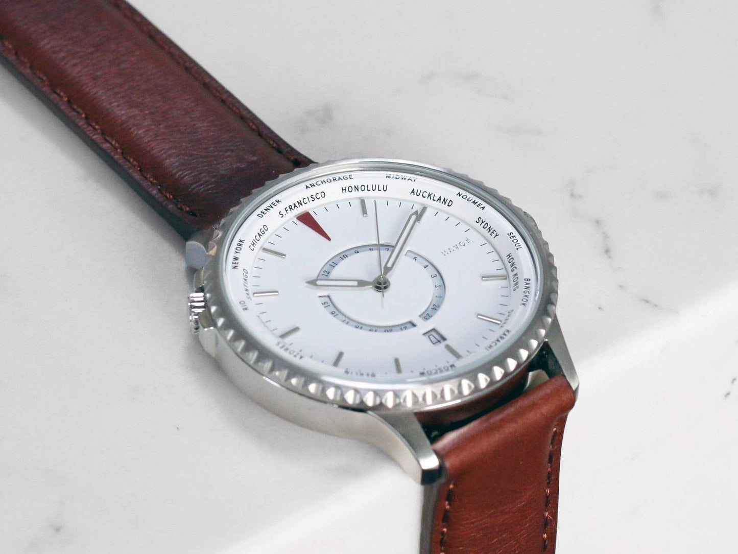 World Traveller | 24 Time Zones On a World Timer: Cloud White