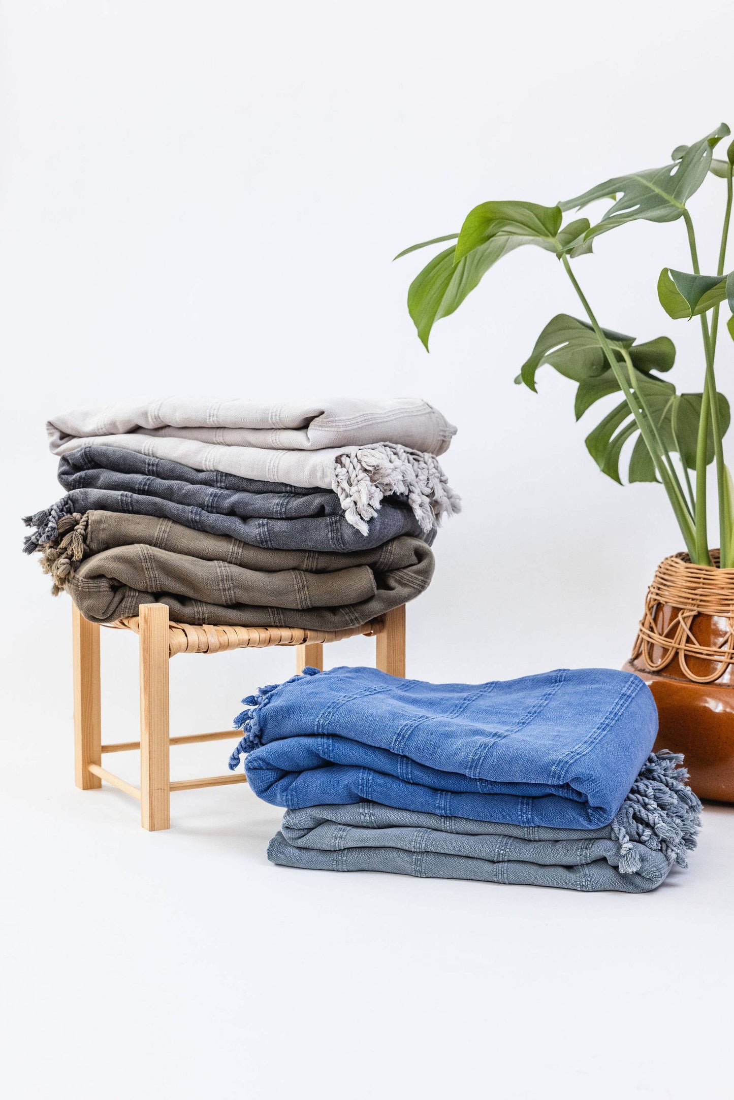 Kurios Stonewashed Blanket: Denim
