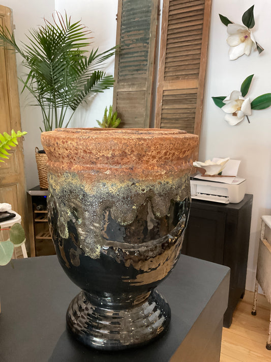 Angkor black French footed pot
