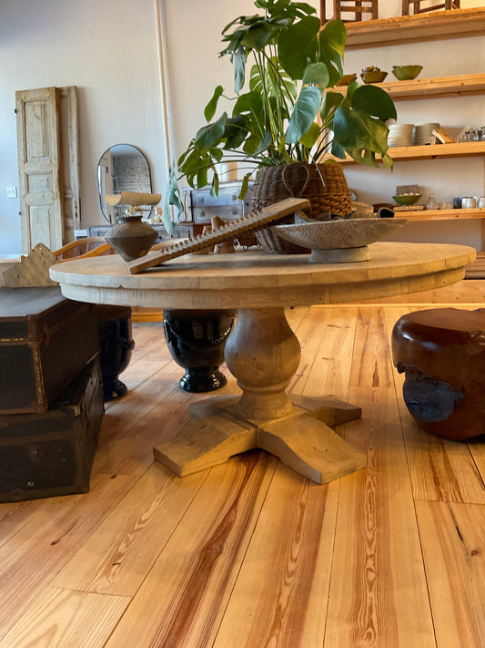 Round Pedestal Base Breakfast/Dining Table