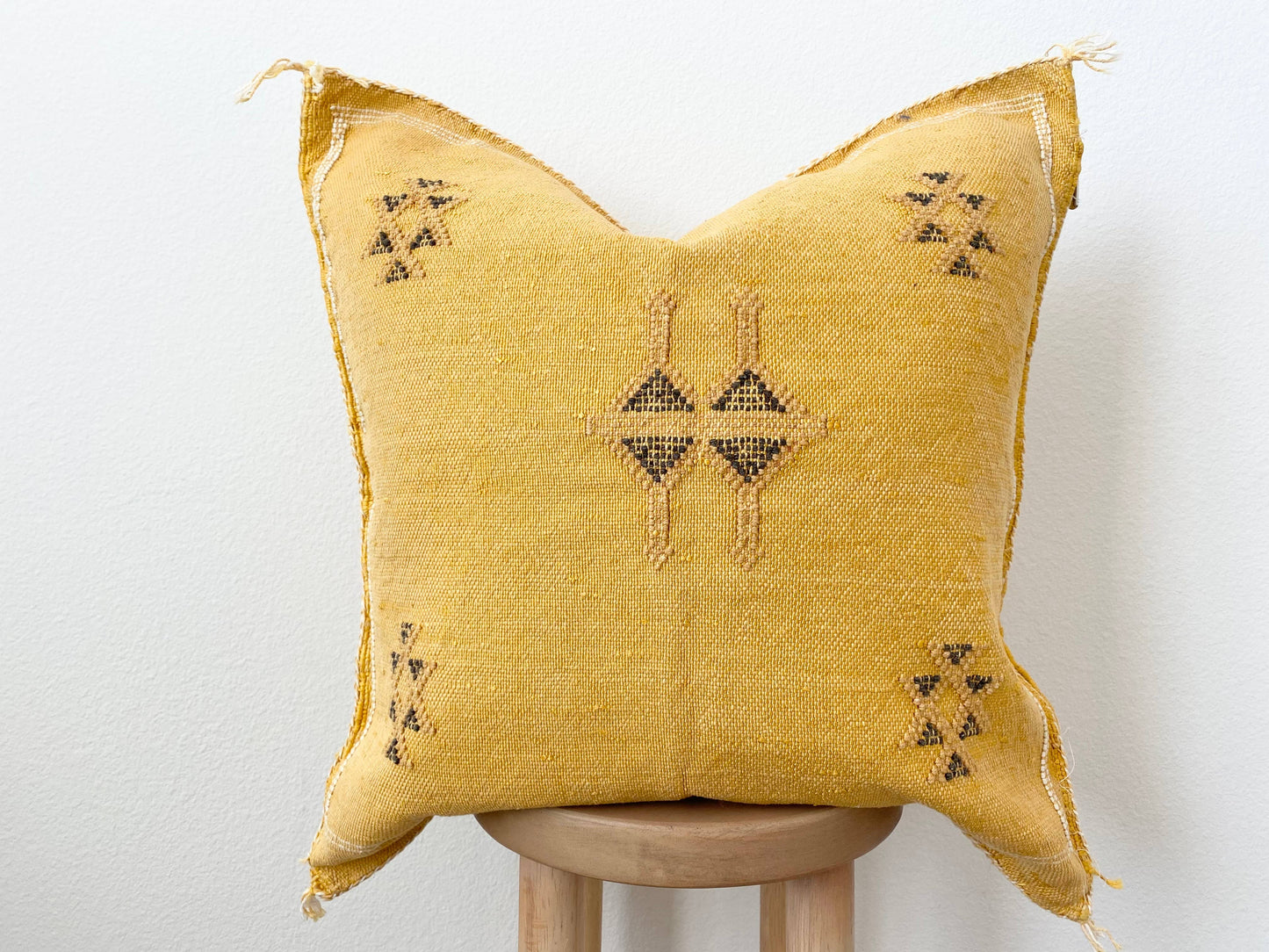 Silk Sabra Cover in Yellow